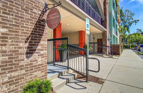 Goose Creek Condo | Spacious 3BR in Pet Friendly Walkable Resort with a Pool
