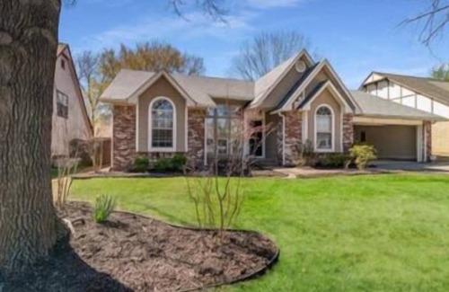 Broken Arrow House | Spacious 3BR Ranch |Pet-Friendly |Near ExpoCenter