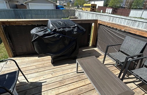 Southeast Edmonton House | Spacious 4 Bdm Duplex