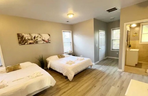North Bergen Apartment | Spacious 4 bed 2.5 bath close to NYC FREE Parking!