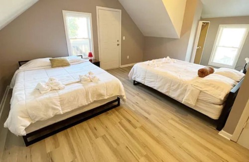 North Bergen Apartment | Spacious 4 bed 2.5 bath close to NYC FREE Parking!