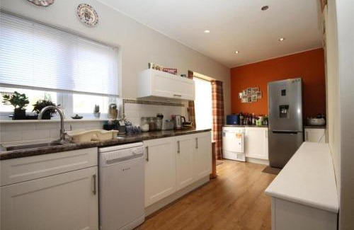 Welling Apartment | Spacious 4-Bed House in Welling - Free parking
