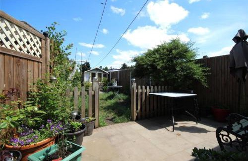 Welling Apartment | Spacious 4-Bed House in Welling - Free parking