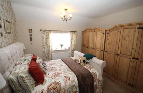 Welling Apartment | Spacious 4-Bed House in Welling - Free parking
