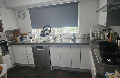 Watsonia North House | Spacious 4-bedroom house in beautiful Watsonia North with AC