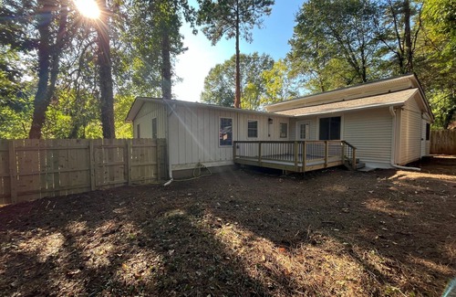 Doraville House | Spacious 4-bedroom 3 bathroom house in lovely Doraville with WiFi, AC, Fenced