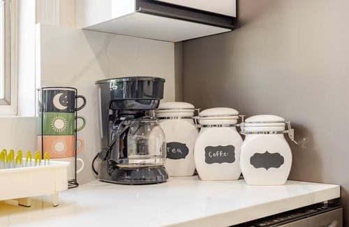 Hicksville House | Spacious 4-bedroom house in charming Hicksville with AC