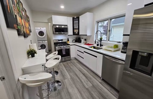 Hicksville House | Spacious 4-bedroom house in charming Hicksville with AC