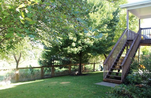 Lincoln House | Spacious 4-bedroom house with AC, WiFi in NW Lincoln