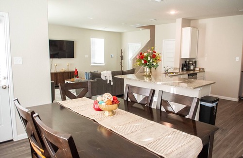 Conroe House | Spacious 4-bedroom house in beautiful Conroe with King Suite