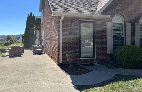 Johnson City House | Spacious 4 bedroom condo with excellent views!