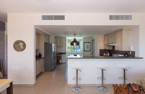 Rio Hato Condo | Spacious 4bdr + 4 bthr Beach Front w/Pools & Waterpark