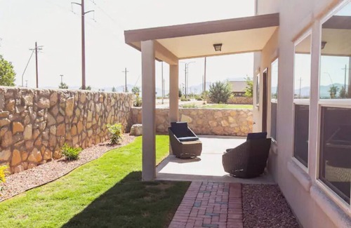 Las Cruces House | Spacious 4BR/3 Bath House with Beautiful Mountain Views front and back.