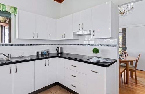 Rochedale South House | Spacious 4BR Retreat With Stunning Brisbane View
