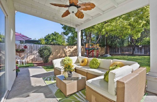 Greenacres House | Spacious 4BR Retreat｜Relaxing Patio, Backyard & Home Office｜Pet-Friendly #41844