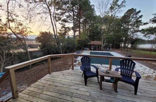 North Newport News House | Spacious 4BR Home w Pool Family Friendly