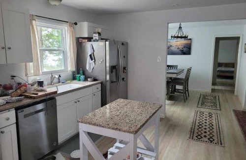 North Newport News House | Spacious 4BR Home w Pool Family Friendly