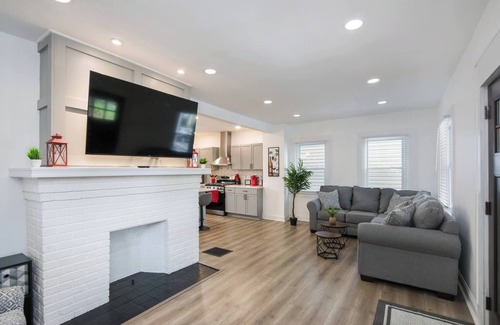 Weinland Park House | Spacious 4BR w/Game Room & Yard Walk to OSU