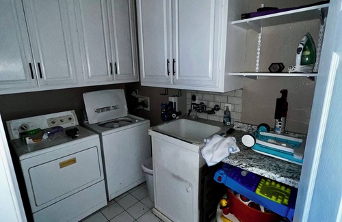 Santa Clarita House | Spacious 5-bedroom house in marvelous Santa Clarita with spectacular view.