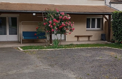 Nargis Cottage | Spacious 5-Bedroom Cottage Near Paris with Garden and Parking