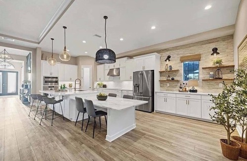 Parrish House | Spacious 5-bedroom house with WiFi and AC in charming Parrish