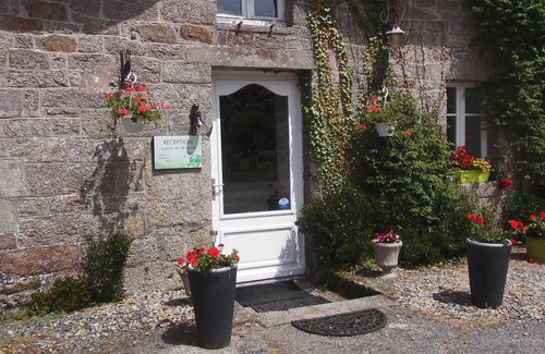 Meslan Cottage | spacious 5 bedroom longère family or group vacation up to 10