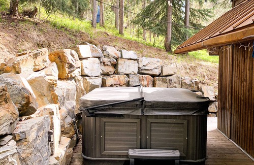 East Kootenay House | Spacious 5 bedroom Panorama Mountain Retreat !