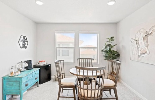 The Meadows House | Spacious 5-bedroom house in charming Castle Rock with AC, WiFi, fitness area