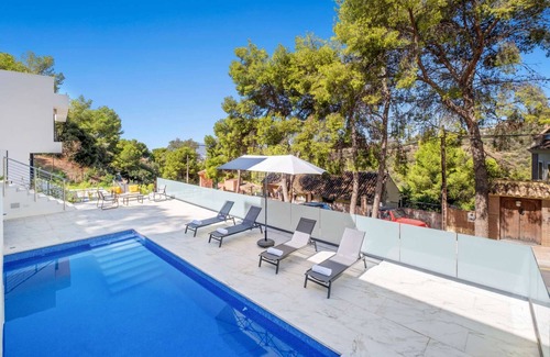 Pinares de San Anton Villa | Spacious 5 Bedrooms villa with swimming pool, views to mountain