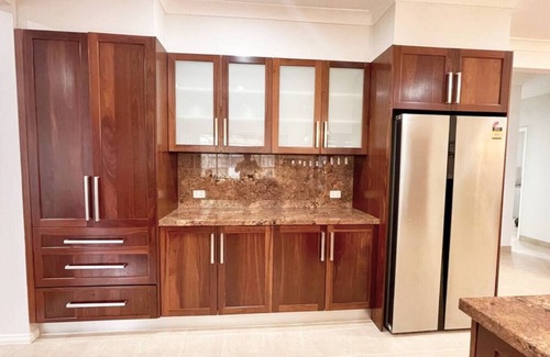 Hallam House | Spacious 5BR House in Hallam Pool table BBQ Netflix WIFI parking