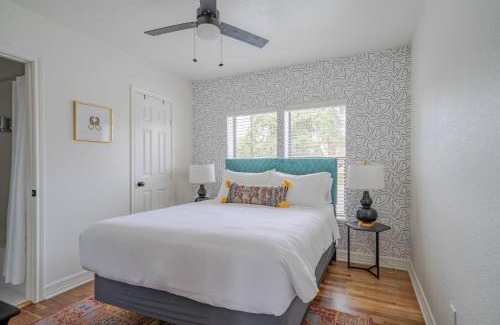 MacGregor House | Spacious 6 Bed 6 Bath Duplex with a Pool