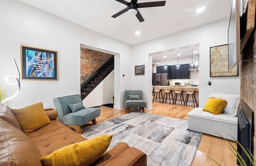 Bloomfield House | Spacious 6-bedroom house in charming Pittsburgh with AC