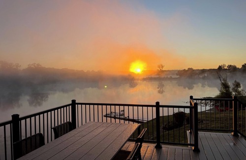Kendall House | Spacious 6-bedroom house on Eagle Lake in Mattawan MI