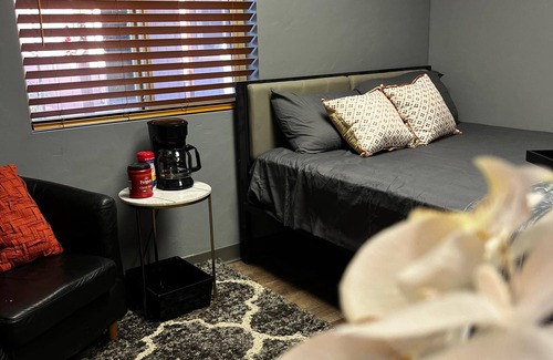 Mayer Resort | Spacious 7-bedroom resort in charming Mayer with AC