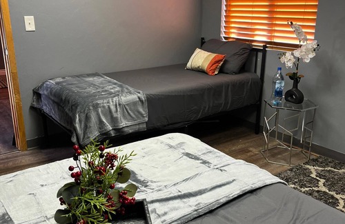Mayer Resort | Spacious 7-bedroom resort in charming Mayer with AC