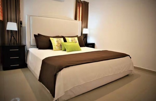 Miramar Villa | Spacious 8-bedroom villa in welcoming Santo Domingo Este with WiFi, AC