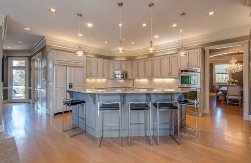 Franklin House | Spacious 8-Bedroom Retreat Near Nashville – Perfect for Groups & Gatherings!