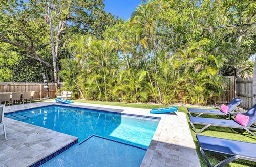 Delray Beach House | Spacious 8-bedroom house in Delray Beach Steps From Atlantic Av. Heated Pool.