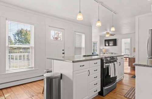 Ludlow House | Spacious 9-BR Downtown Residence 3-Min to Okemo