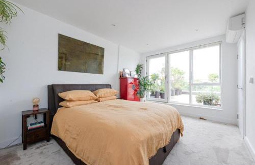 Maida Vale Apartment | Spacious and Bright 4 Bedroom Flat