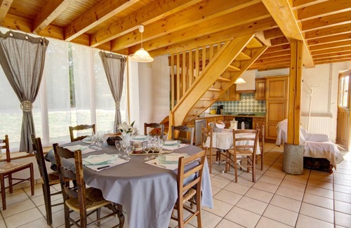 Les Salles Cottage | Spacious and charming accommodation for 10 with garden and pets allowed