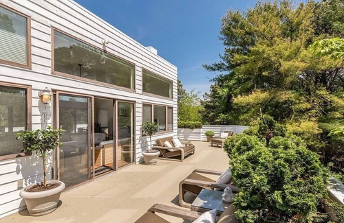 Shinnecock Hills House | Spacious and Contemporary Southampton Home Close to Shinnecock Hills,.