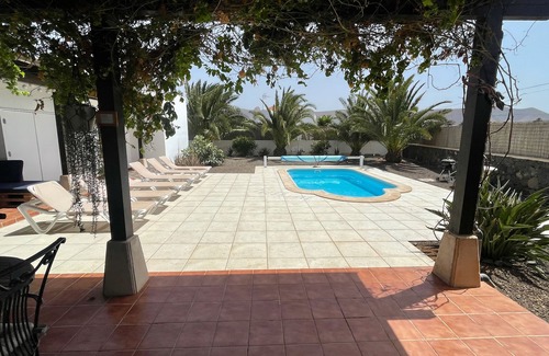 La Oliva Villa | Spacious and luminous villa with heated pool -Fiber