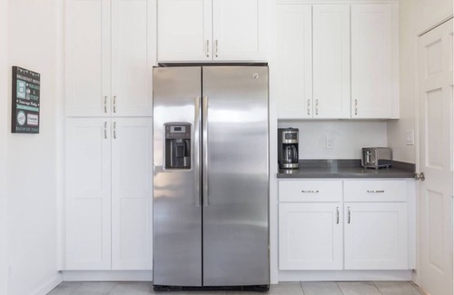 Fairmount Park House | Spacious and Remodeled 3 Bedroom House with Large Kitchen and Enclosed Yards!