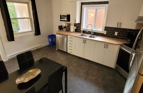 Lafleche Apartment | SPACIOUS AND RENOVATED, PARKING, ST-HUBERT