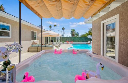 San Carlos House | Spacious and Stylish 5BR with Pool plus Guest House