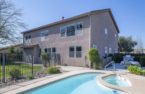 Mather House | Spacious and well equipped at Mather