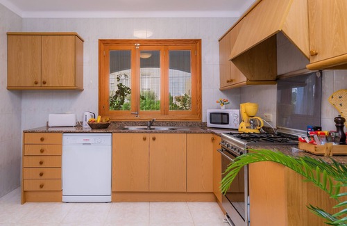 Colonia Sant Jordi Apartment | Spacious Apartment Tobalu with Wi-Fi, Balcony, Terrace & Garden