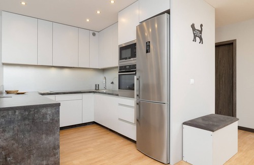 Krakow Apartment | Spacious Apartment Krakow by Renters