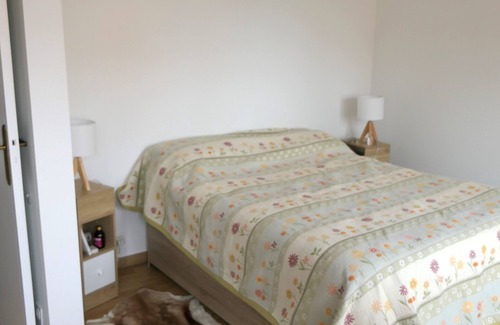 Les Platanes Apartment | Spacious apartment with lovely balcony